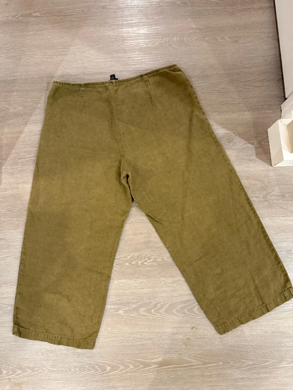 Eileen Fisher Olive Green Cropped Relaxed-Leg Pants - Picture 5 of 8